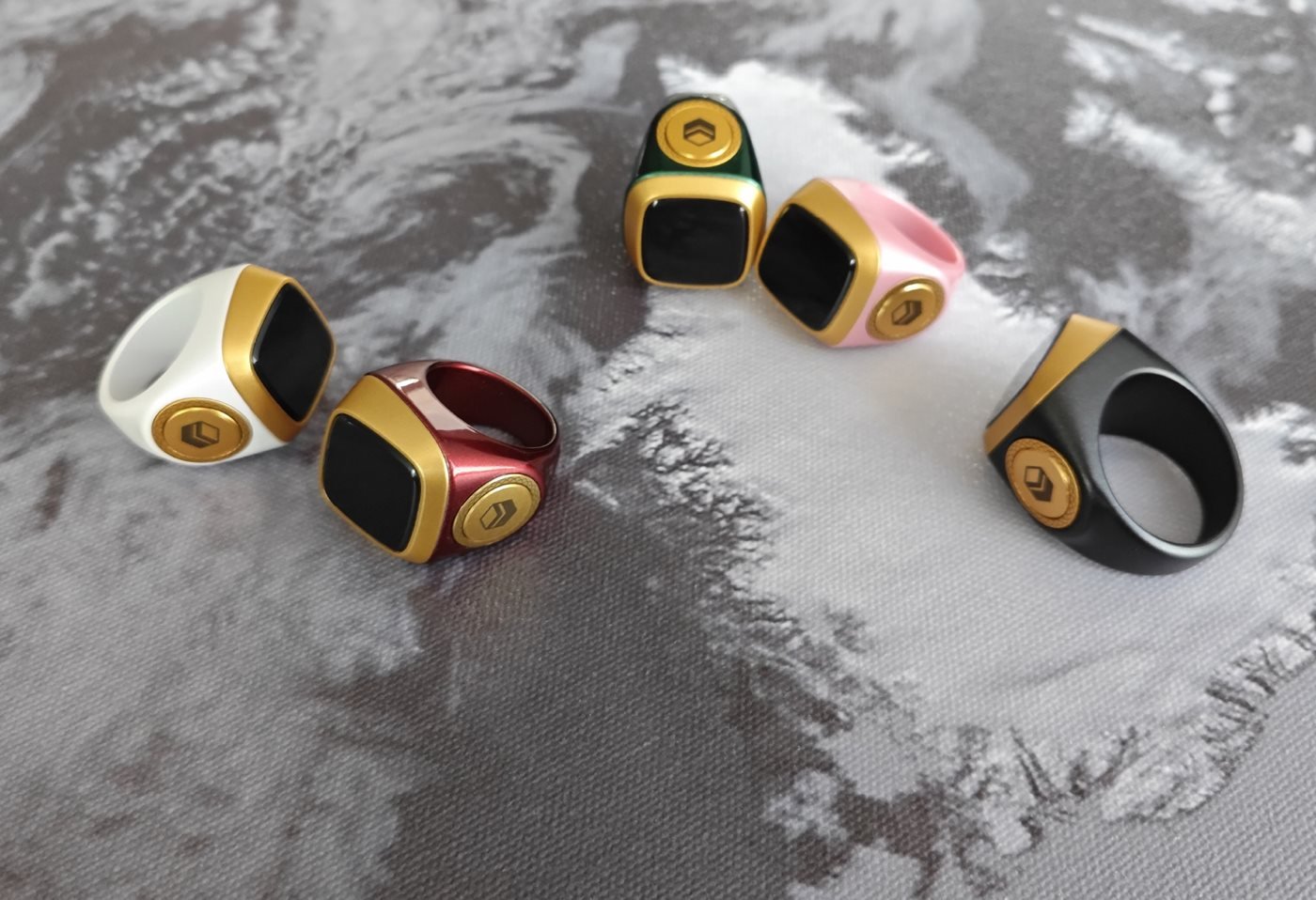Zikr rings in five colours